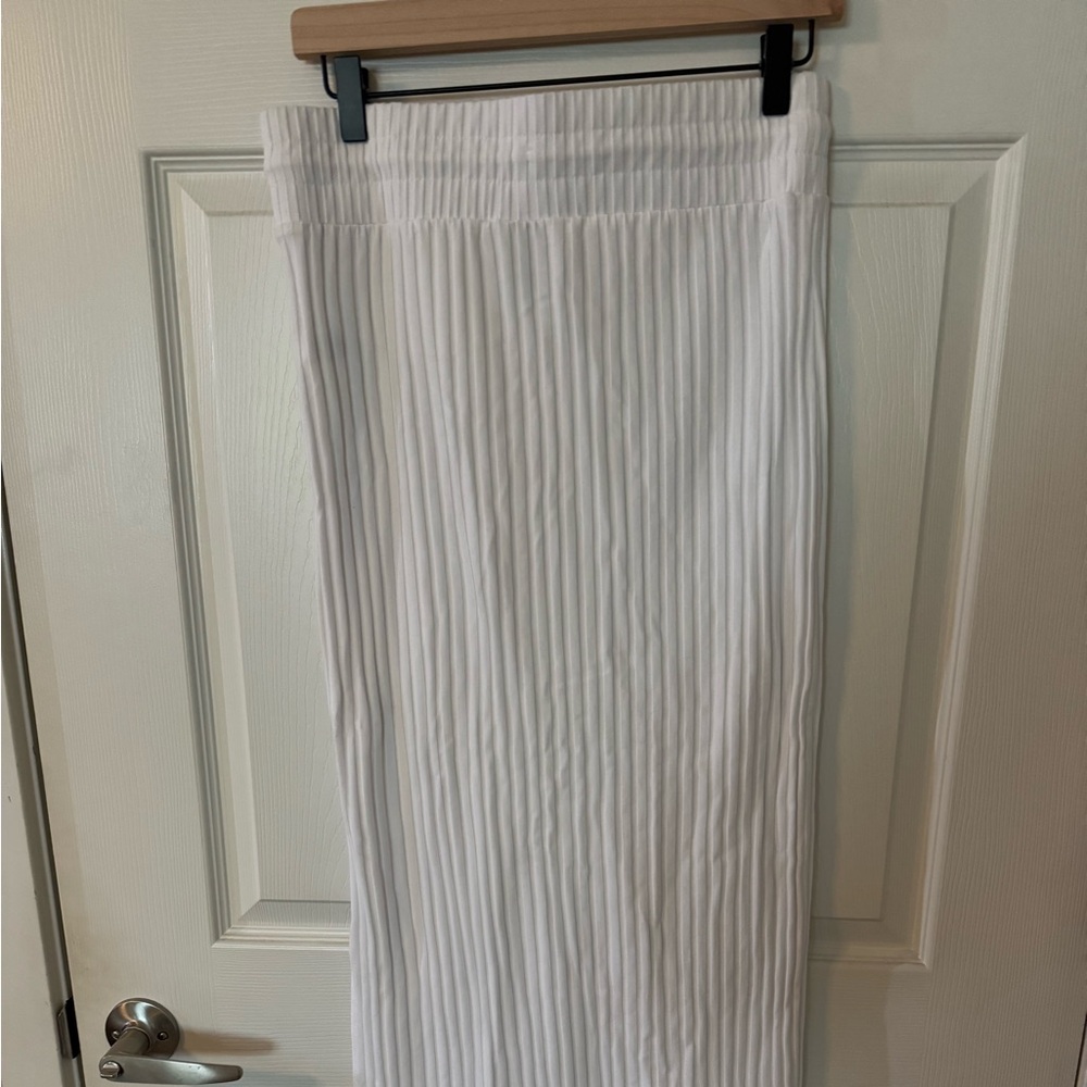 White knit ribbed skirt